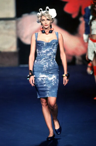 Vivienne Westwood - ソニックエディション Vivienne Westwmod dress Vivienne Westwood S/S 1999 tie dye coat dress — JAMES VELORIA